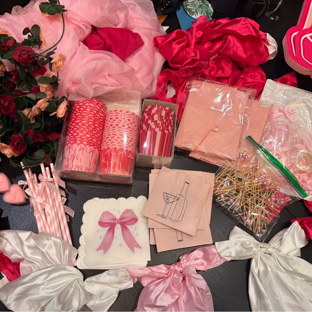 Pink, bows and floral Party Supplies